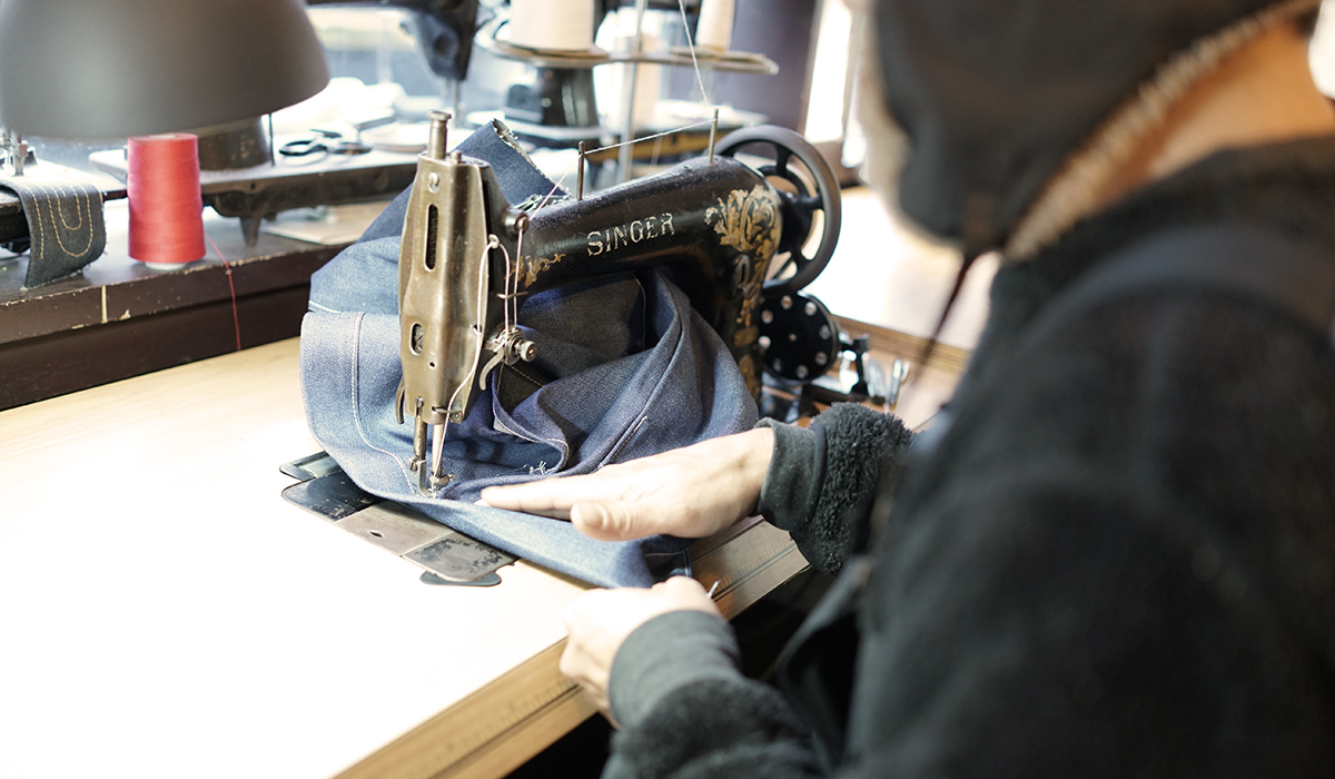 日曜製作所デニムパンツ