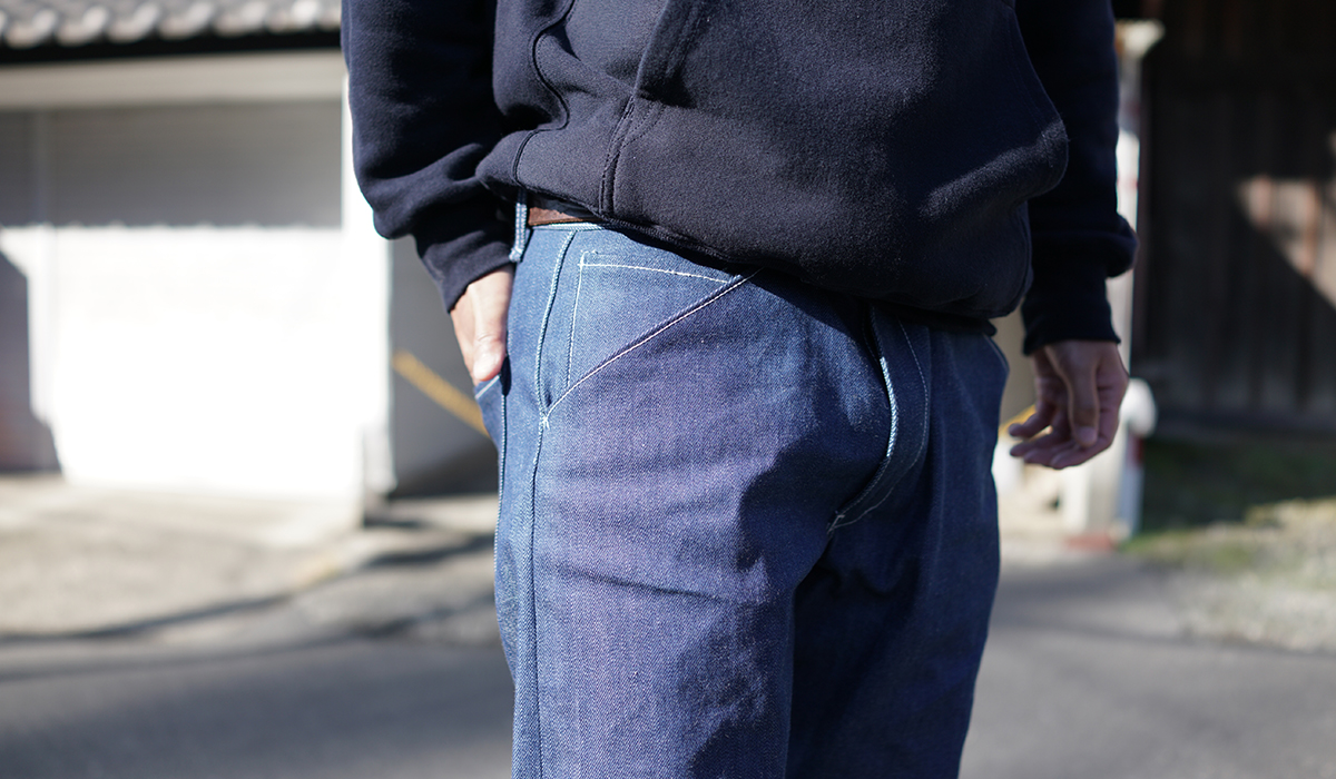 日曜製作所デニムパンツ